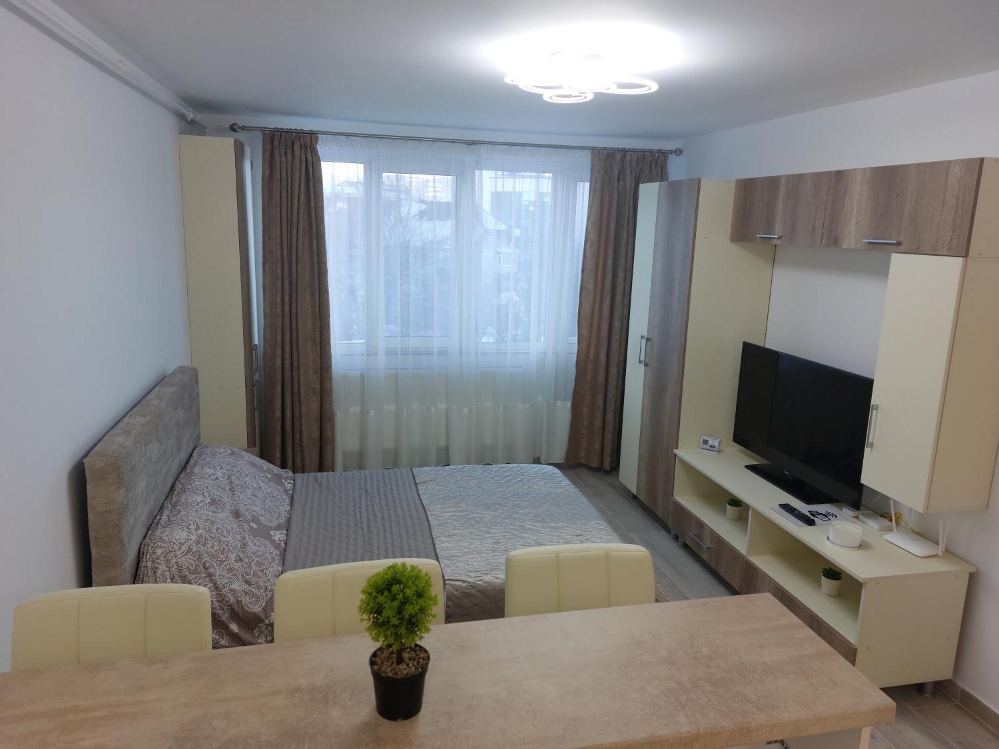 Rg Garsoniera Central Piatra Neamt Exterior photo